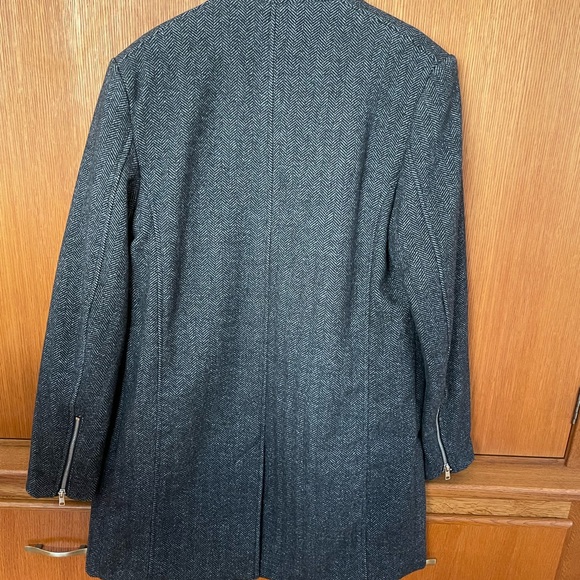 Overcoat - Picture 4 of 4